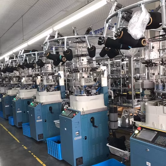 Macchina per maglieria industriale per calzini lunghi con ago a cinque dita completamente controllata da computer, macchina per unire le dita dei calzini